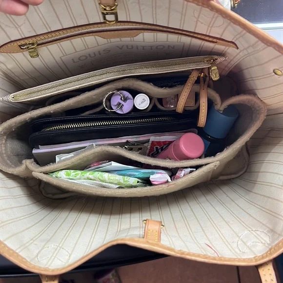 Louis Vuitton Neverfull mm - Picture 2 of 4